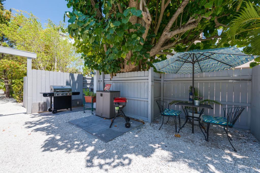 Tarpon Tale Inn Sanibel Kültér fotó
